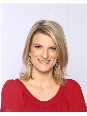 JULIE STRAZZERI