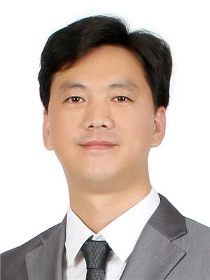 YOUNG SUK PARK