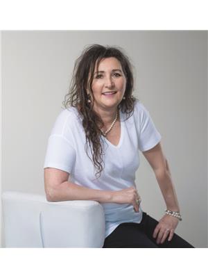 Renée (Renée) Prpick White