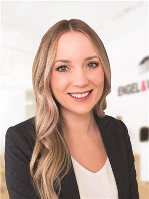 Alexa Mogg
