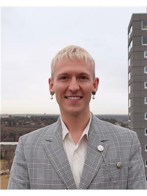 Darren Macqueen