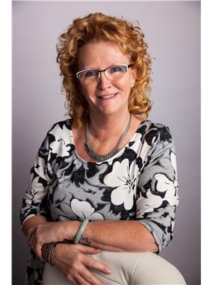 SANDY KAPELLER