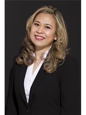 Tina Aguila