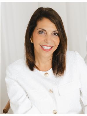 DANIELA SANDS
