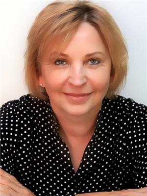 CYNTHIA CLARK