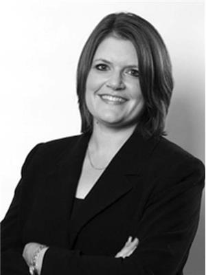 LISA CLARK