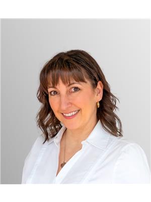 KIM HALES