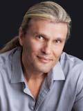 TOMMY KONSTANTINIDIS