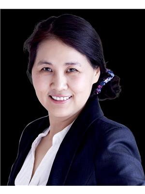 VICKY HUI