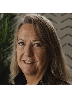 PENNY LOIS PLUNKETT