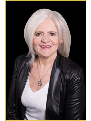 Elizabeth Cwik