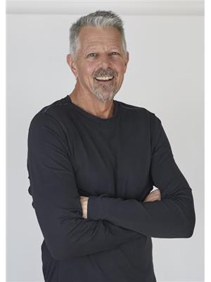 BERNIE LEUFKENS