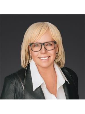 Lorraine Manyk