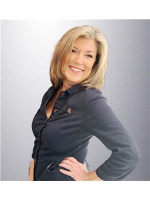 KRISTEN HOPLEY