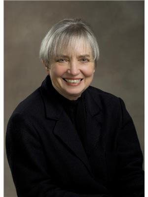 Carolyn Mcintire Smyth