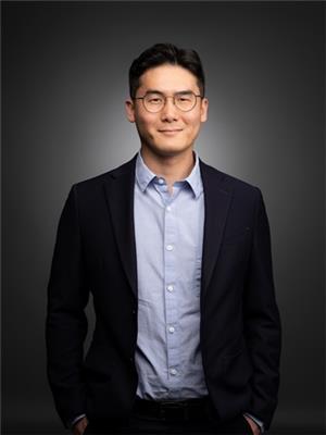 Jonathan Cho