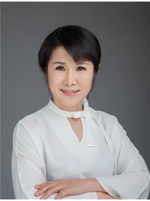 Julie Zhang