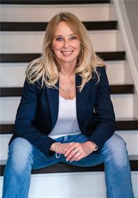 Tracey Manton