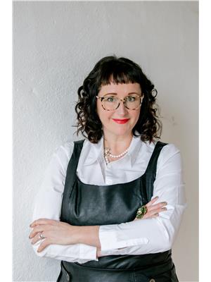 Holly Estey