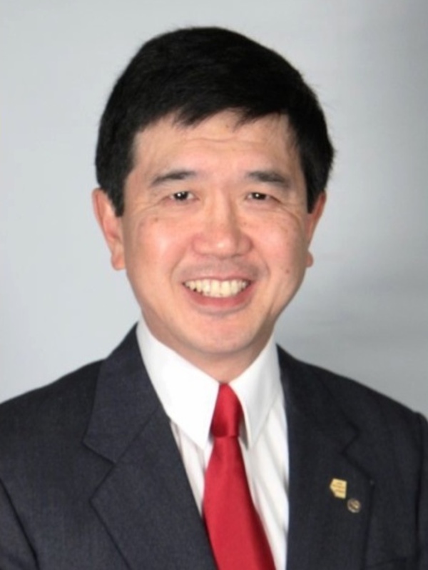 Christopher Zee