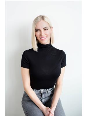 Elise Crowe