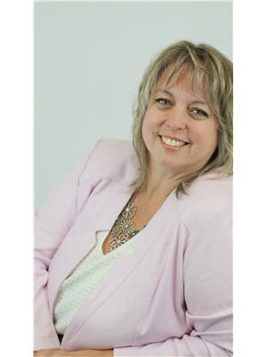 Julie Spina
