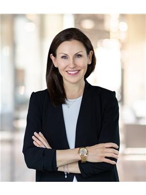 Carolyn Pogue
