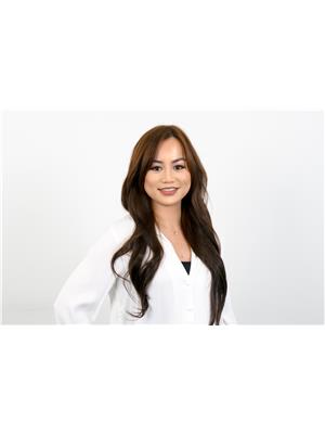 Angela Reyes