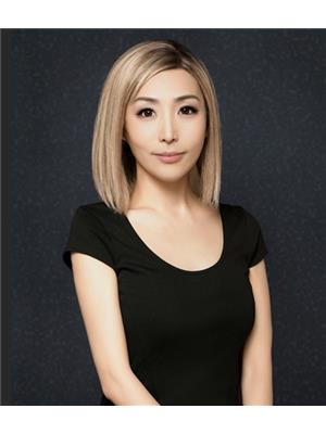 Elizabeth Chau