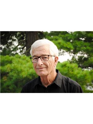 BRUCE BENNETT