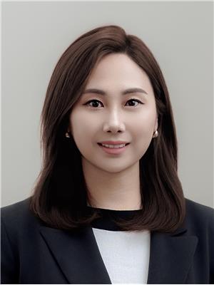 Jiny Lee