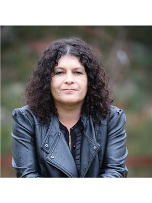 LAURIE ARRUDA
