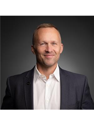 Erik Carlson