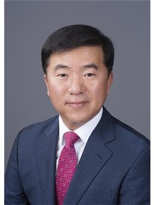 Alex Yoo