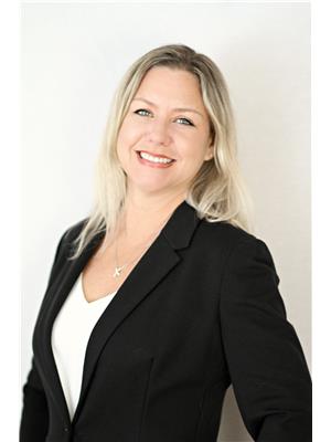 LAURA HOGARTH