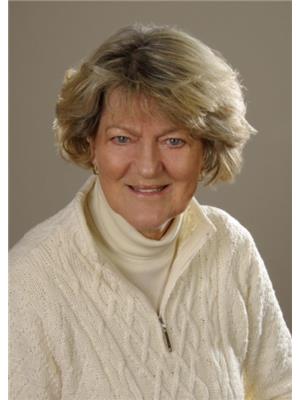 URSULA D SAARNIIT