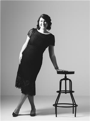 LAURA READ