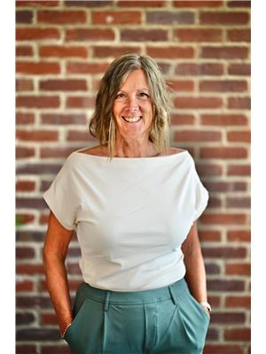LYNN WELLER