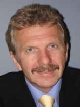 LES A. SZCZEPANEK