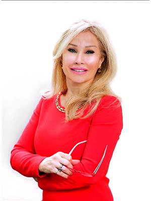 SARAH PAHLAVAN