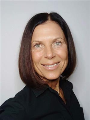 ELENA MAZOUR