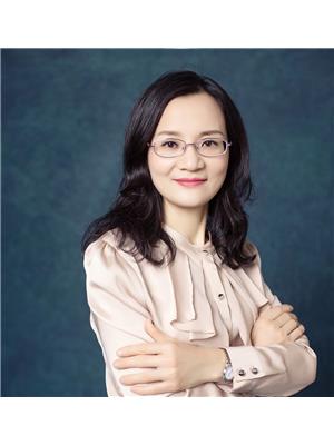 JULIA XU