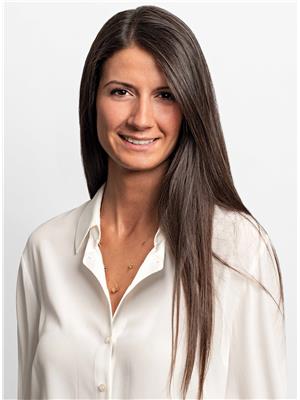 ARIANA KARAISKOS