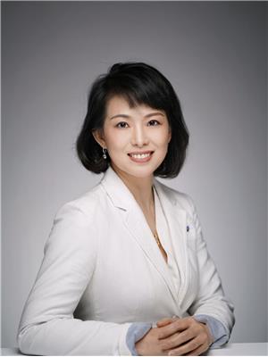 ANNA KANG