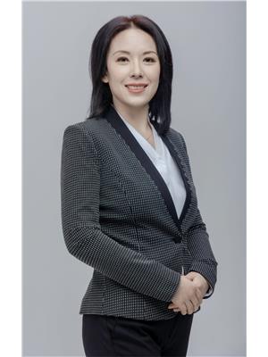 MOLLY YANG