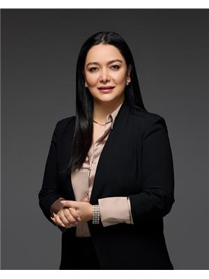 FARNAZ MAHDI ZADEH