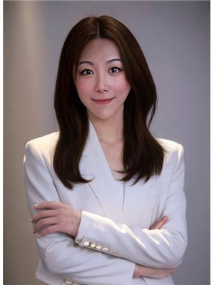 JOYCE YI