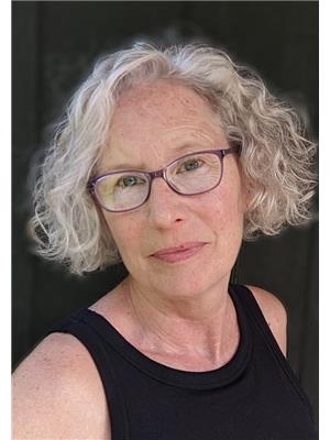 DONNA WARDE