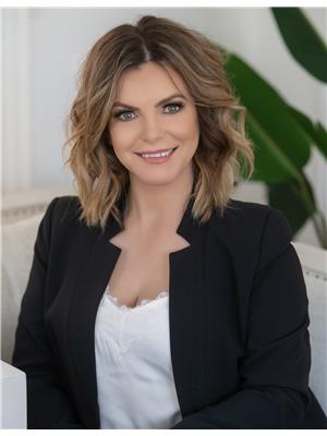 MONIKA KAMYCKI