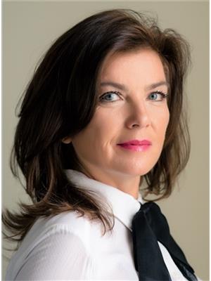 Caroline Miller